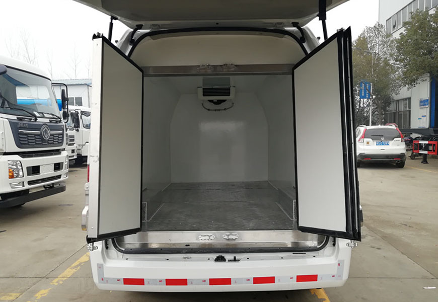 福田G9面包冷藏車(chē)車(chē)廂圖片