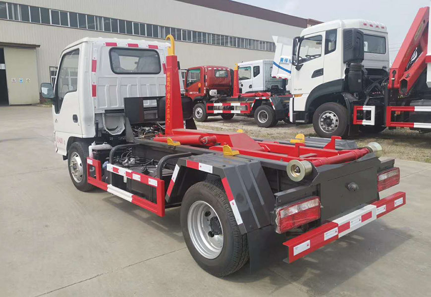 江淮勾臂垃圾車(chē)后方位圖