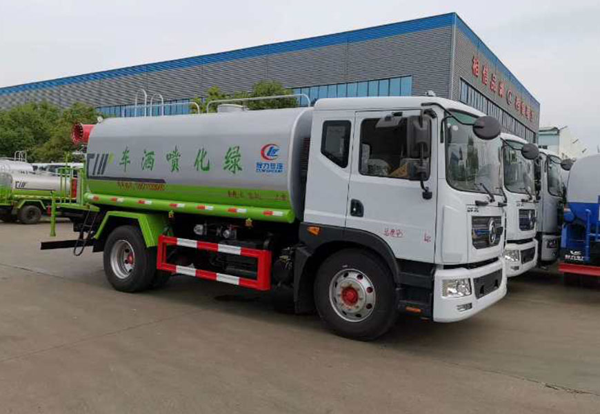 東風D9(15方)灑水車側(cè)面圖