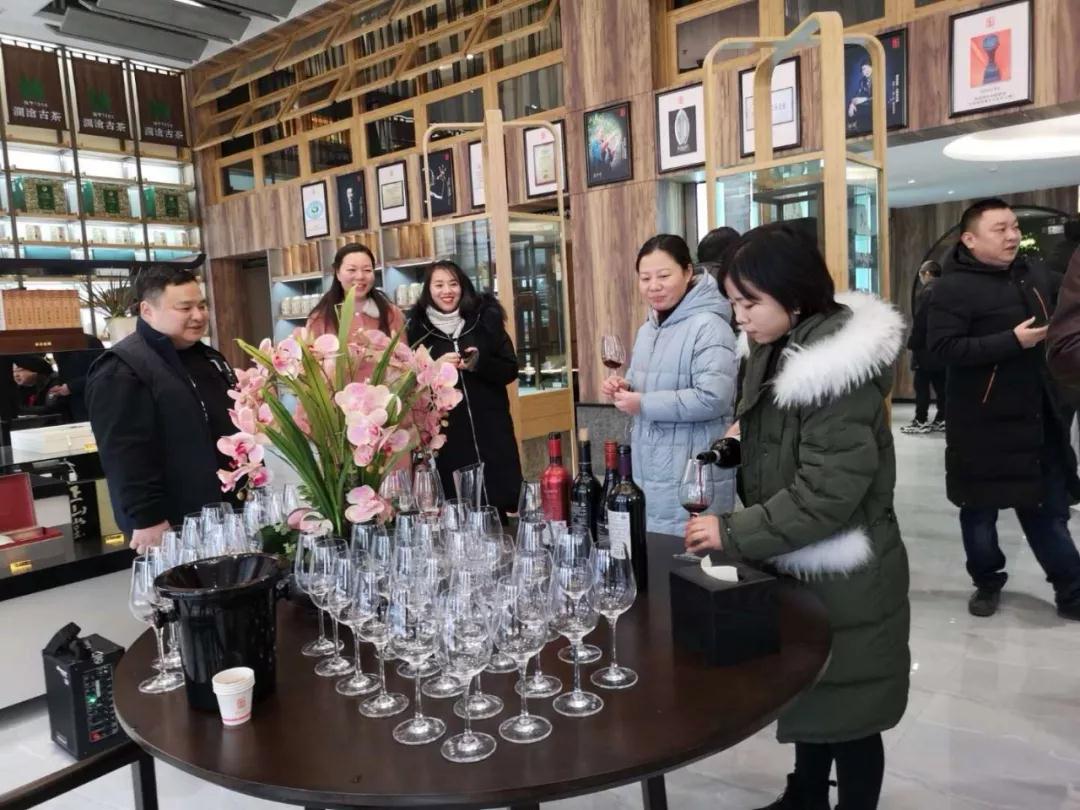 專題：程力匯隆重試營業(yè)，賓客盈門商賈名媛薈萃