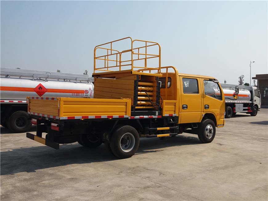 東風(fēng)8米、10米升降平臺(tái)車