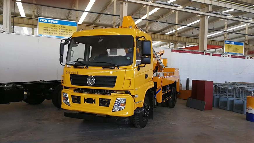 東風(fēng)28米高空作業(yè)車(chē)