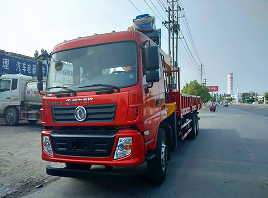 東風(fēng)專底后雙橋程力12噸隨車(chē)吊